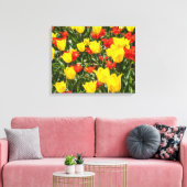 Tulpen voor rood en geel canvas afdruk (Insitu (Woonkamer))
