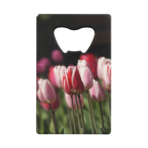 Tulpen voor rood en wit en roze creditkaart flessenopener