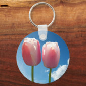 Tulpenbloemen in de blauwe lucht sleutelhanger (Voorkant)