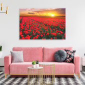 Tulpvelden op zonsondergang in Nederland Canvas Afdruk (Insitu (Woonkamer))