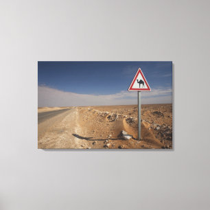Tunesië, Ksour gebied, Ksar Ghilane, Oliepijpleidi Canvas Afdruk