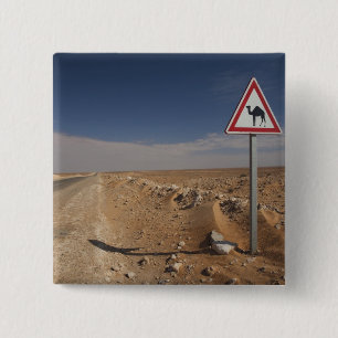 Tunesië, Ksour-regio, Ksar Ghilane, Oliepijpleidin Vierkante Button 5,1 Cm