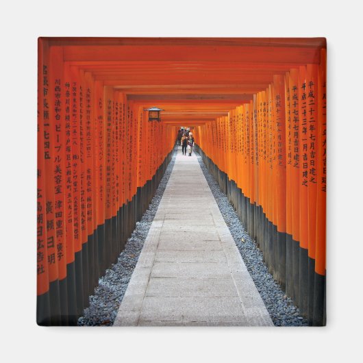 Tunnel van rode heiligdommen bij Fushimi Inari, Ky Magneet (Voorkant)