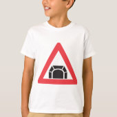 tunnelwaarschuwing verkeersbord t-shirt (Voorkant)