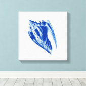 Turban Conch Shell, Indigo Blue en White Canvas Afdruk (Insitu (Houten vloer))