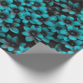 Turfblauw bloemendesign inpakpapier op zwart (Hoek)
