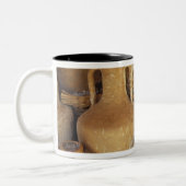 Turkije, Bodrum, Turquoise Coast, Bodrum Tweekleurige Koffiemok (Links)