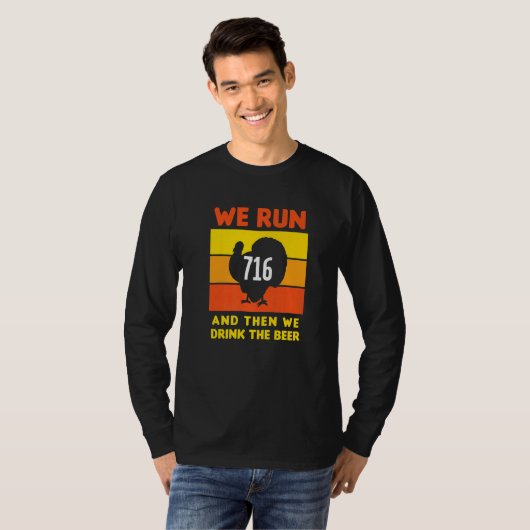 Turkije trot Thanksgiving met Buffalo. We runnen D T-shirt (Voorkant volledig)