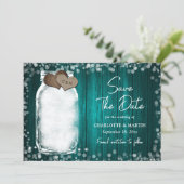 Turkooisen glazen pot met slingerlichten houten br save the date (Staand voorkant)