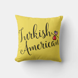 Turks-Amerikaans ineengelijnd hart zit in het mode Kussen