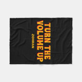 Turn The Volume Up Zohran Quote Saying  Fleece Deken (Voorkant (Horizontaal))