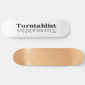 Turntablist ʇ sılqɐ ʇ uɹ ⊥ skateboard (Horizontaal)