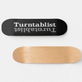 Turntablist ʇ sılqɐ ʇ uɹ ⊥ skateboard (Horizontaal)