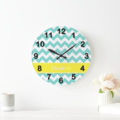 Turq / Aqua Wht Chevron Yellow Name Monogram Grote Klok (Huis)