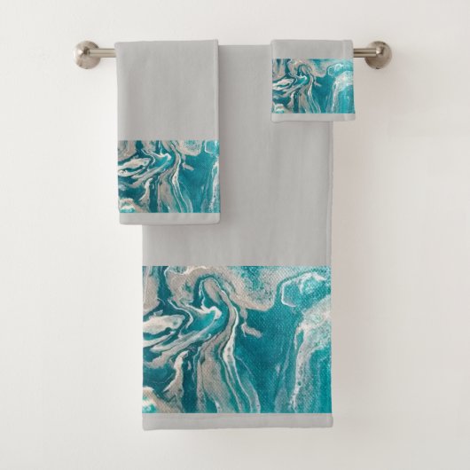 Turquoise Abstracte Rand op Grijze Handdoek Set (Insitu)