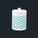 Turquoise Aqua White Large Chevron ZigZag Pattern Theepot<br><div class="desc">Turquoise / Aqua / Robin Egg Blue en White Large Chevron ZigZag Pattern U kunt dit ook aanpassen met uw eigen afbeeldingen en tekst om uw eigen unieke one-of-a-kind design te creëer. Als je dit patroon in andere kleuren wilt zien, laat je ons gewoon een e-mail sturen. Gelieve te merken...</div>