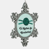 Turquoise Ball van Yarn & Crochet Hooks Tin Sneeuwvlok Ornament (Links)