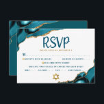 Turquoise Bar Mitzvah Agate Script Bold Modern RSVP Kaartje<br><div class="desc">Wees trots, verheug je en vier deze mijlpaal van je favoriete Bar Mitzvah met deze coole, unieke, moderne, gepersonaliseerde RSVP-insteekkaart voor je evenement! Donker blauwgroen scripttypografie bedekt een eenvoudige, strakke witte achtergrond met turquoise blauwe agaatstenen geaccentueerd met faux gouden aders. Personaliseer de aangepaste tekst met de "antwoorddatum" en opties voor...</div>
