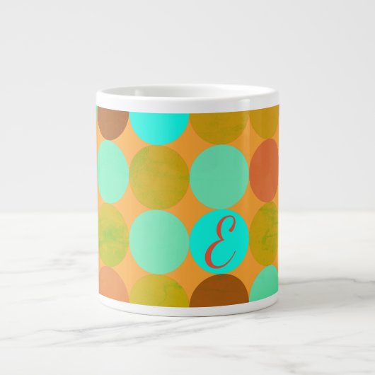 Turquoise Blauw Groen & Oranje Cirkels Monogram Grote Koffiekop (Voorkant)
