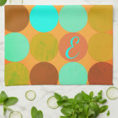 Turquoise Blauw Groen & Oranje Cirkels Monogram Theedoek (Gevouwen)