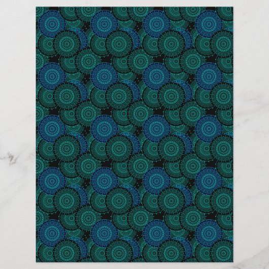 Turquoise blauwe ronde mandala op zwarte achtergro flyer (Voorkant)
