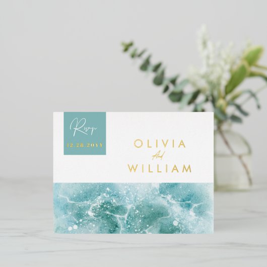 Turquoise Blauwgroen Waves Strand Bruiloft RSVP Br Folie Uitnodiging Briefkaart (Staand Voorkant)