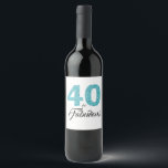 Turquoise Blue 40 en Fabulous 40th Birthday Party Wijn Etiket<br><div class="desc">Het vieren van 40-jarige draaien in stijl met dit elegante 40ste verjaardagsontwerp. De woorden 40 en Fabulous in turkooisblauw glitter en zwart worden geplaatst met moderne typografie. De bijbehorende producten zoals partijbenodigdheden en de uitnodigingen van de verjaardagspartij zijn beschikbaar in onze winkel. Als je hulp nodig hebt, kun je contact...</div>