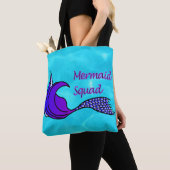 Turquoise blue Mermaid Squad in paars op canvas ta Tote Bag (Dichtbij)