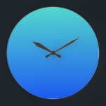 Turquoise Blue Ombre Grote Klok<br><div class="desc">Eenvoudige,  vlakke blauwe en turkooisombre- of gradiëntachtergrond. U kunt een gepersonaliseerd bericht toevoegen.</div>