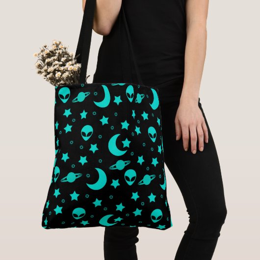 Turquoise buitenaards patroon met sterren en manen tote bag (Dichtbij)