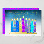 Turquoise Chanoeka Kaarsen Vrede Liefde Echt Goud Folie Feestdagenkaart<br><div class="desc">"Vrede, liefde en licht." Een speelse, moderne, artsachtige illustratie van boho patroonkaarsen in een menorah helpt je om mee te doen in de vakantie van Hanukkah. Geassembleerde blauwe kaarsen met kleurrijke echte gouden folie patronen, echte gouden folie vlammen en menorah, bedekken een turkooisgradiënt tot witte getextureerde achtergrond. Faux hot-roze paarse...</div>