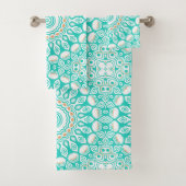 Turquoise en beige oceaan Mandala patroon Bad Handdoek (Insitu)