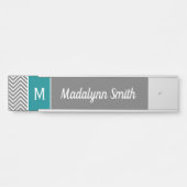Turquoise en Charcoal Chevrons Custom Monogram Deurbordje (Voorkant)