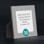 Turquoise en Charcoal Chevrons Custom Monogram Fotoplaat<br><div class="desc">Een trendy,  geometrisch patroon met een gebied voor monogrammen.</div>