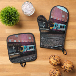 Turquoise en gele trein ovenwant & pannenlap set