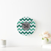 Turquoise en Mint Chevron Zigzag Monogram Ronde Klok (Huis)
