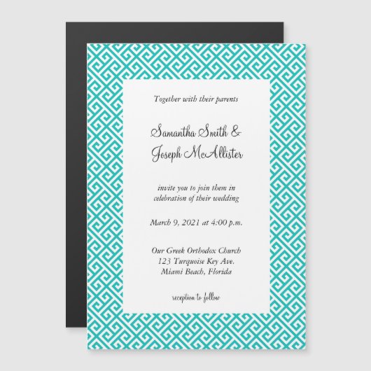Turquoise en White Diagonal Greek Key Wedding Magnetische Uitnodiging (Voorkant / Achterkant)