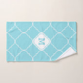 Turquoise en White Quatrefoil Pattern Monogrammed Bad Handdoek (Handdoek)