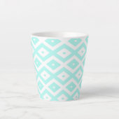 Turquoise en wit diamantpatroon latte mok (Voorkant)