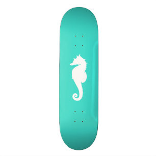 Turquoise en witte zeepaard skateboard