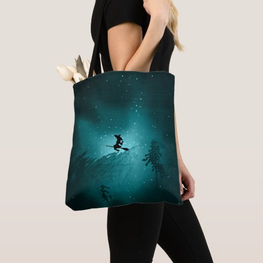 TURQUOISE FLYING HALLOWEEN WITCHES TOTE BAG (Dichtbij)