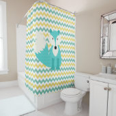 Turquoise Fox op Blauwgroen en gele Chevron Stripe Douchegordijn (In situ)