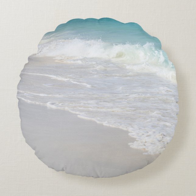 Turquoise golven op wit zand 1 rond kussen (Voorkant)