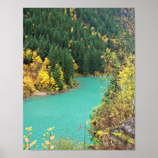 Turquoise-Green Glacial Lake in de Herfst Poster (Voorkant)