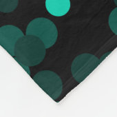 Turquoise groen polka dot patroon op zwart fleece deken (Hoek)