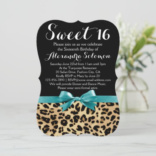 Turquoise Leopard Print Bow Sweet 16th Birthday Kaart (Staand voorkant)