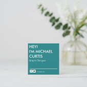 Turquoise Modernegrafisch Ontwerper QR-code Vierkante Visitekaartje (Staand voorkant)