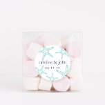 Turquoise & Navy Starfish Personalized Wedding Ronde Sticker<br><div class="desc">Kustvaartsachtige stickers voor je trouwuitnodigingen of gunsten dragen je naam en trouwdatum bij in marinesblauwe letters,  voorzien van  spreeuwse illustraties in levendige turquoise aqua.</div>