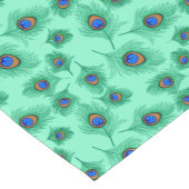 Turquoise Peacock Feathers on Light Aqua Korte Tafelloper (Hoek)