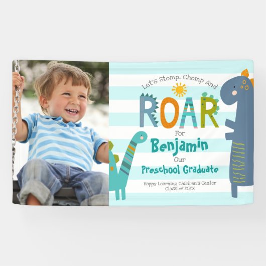 Turquoise Preschool Afstuderen Foto Dinosaurus Boy Spandoek (Horizontaal)